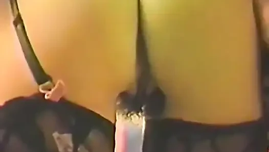Amatör ev hanımı küvette kendini bağlıyor