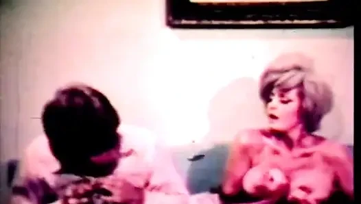 Retro, blonde reife mit dicken titten fickt mit ihrem liebhaber