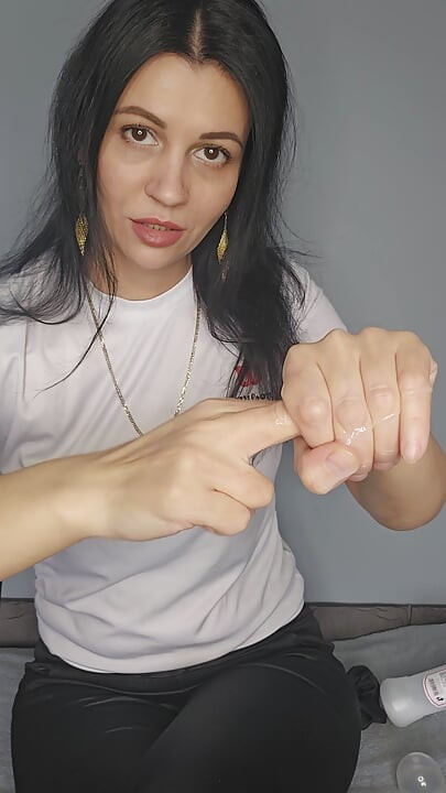 Eu Quero Colocar Meu Dedo Na Sua Bunda E Assistir Você Chupar Seu Próprio Pau.