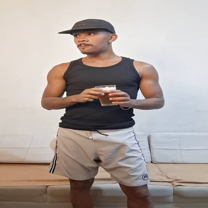 The carioca burning with horniness.