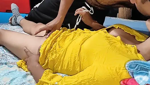 Breaking the tight pussy of an 18-year-old girl from Tamil India from x video