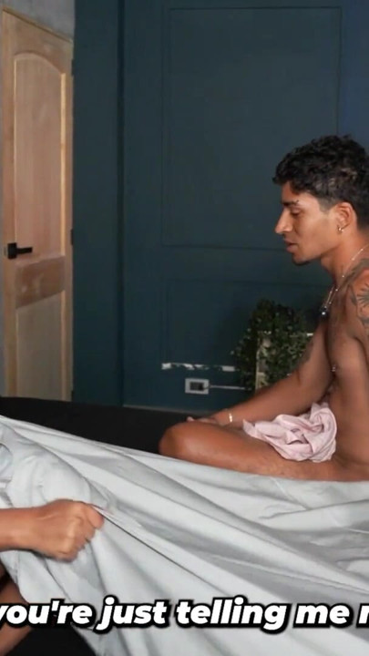 Stesønn ender ved et uhell opp med å knulle sin barmfagre stemor - Thiago Lopez & Lina Henao | Klipp 2