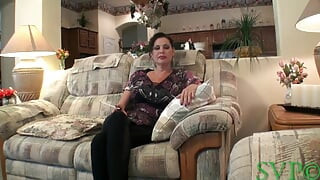 Sexy madura milf es follada por hijastro