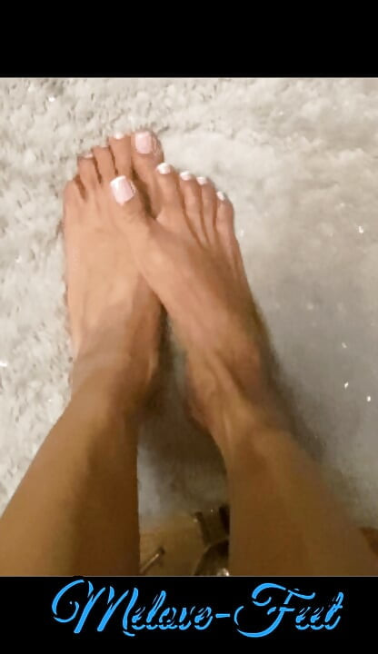 Compilation of Melove Sexy Feet Pictures
