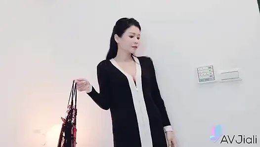 Xian'erai genç erkekleri seven azgın bir şeker kadın