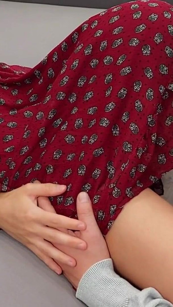 Detik hebat dari "jiran memuaskan pepek basah saya dengan cunnilingus panas yang lembut"