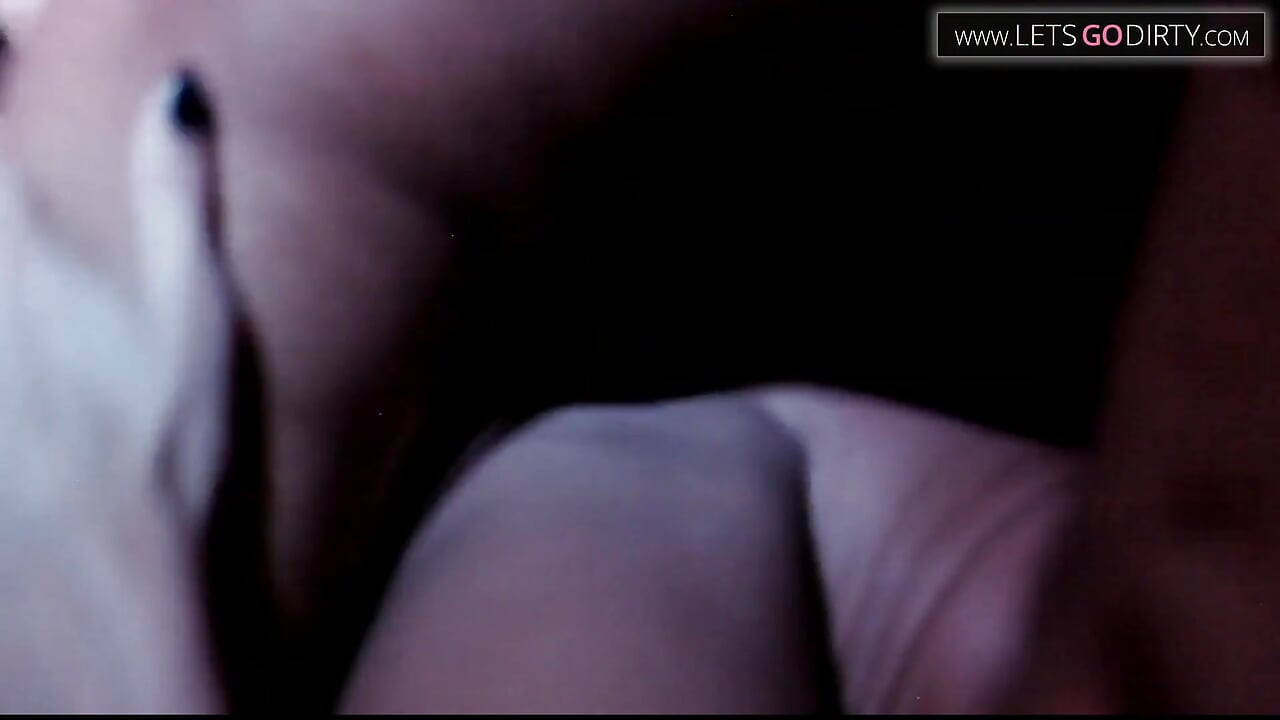Slut gets fucked in the disco to a massive cumshot