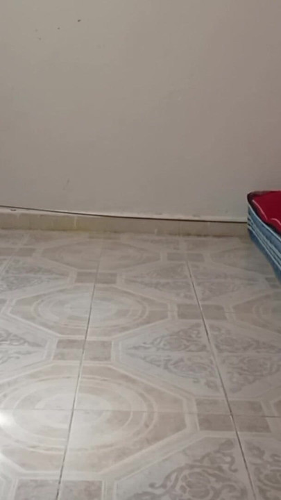 "Tangalı misafir odasını temizleyen Meksikalı kayınvalide 3" den büyüleyici an