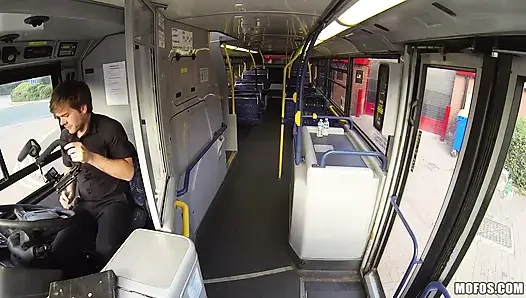 Mofos - Petite Lola Gatsby Meets Ryan & Gets Fucked Hard by the Bus Inspector on the End of His Shift