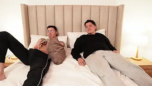 FANTASIKU MENJADI KENYATAAN: QUARTET DENGAN DUA PAHLAWAN SUPER DAN SAHABATKU