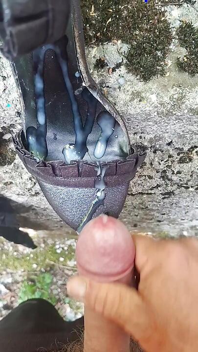 Cum on shoes
