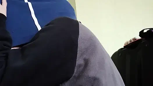 Два соседа скрывают, что они лесбиянки