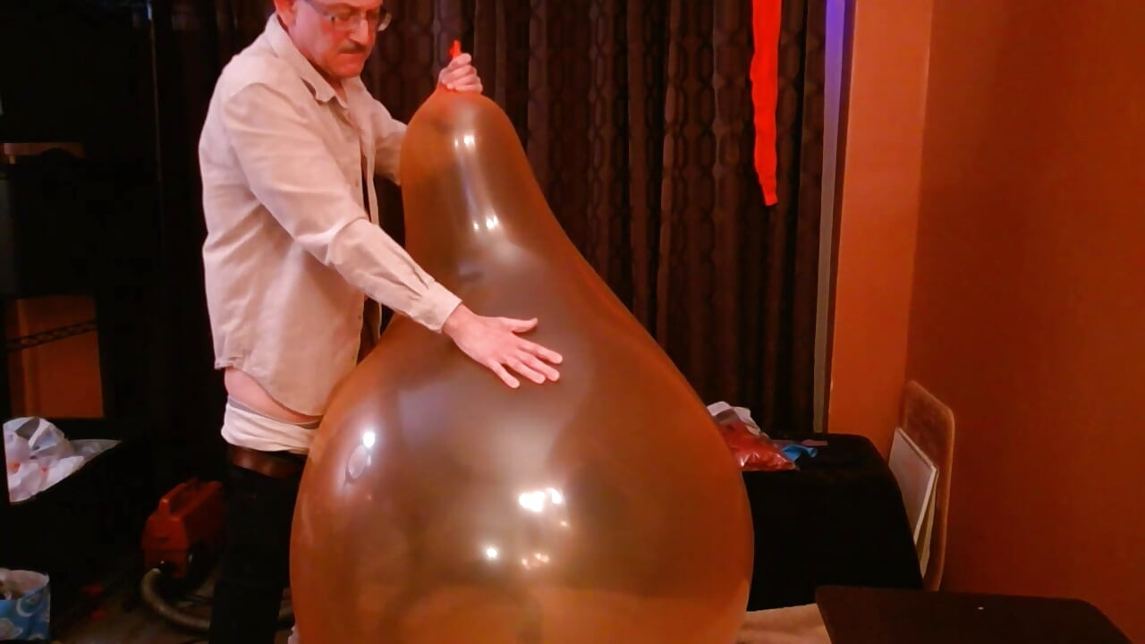 155) 변태 아빠의 거대한 둥근 풍선 섹스