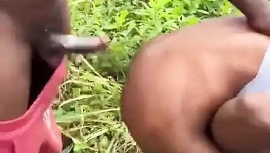 Benden bu yarağı emmemi istedi ve sikişmeyi bitirdik