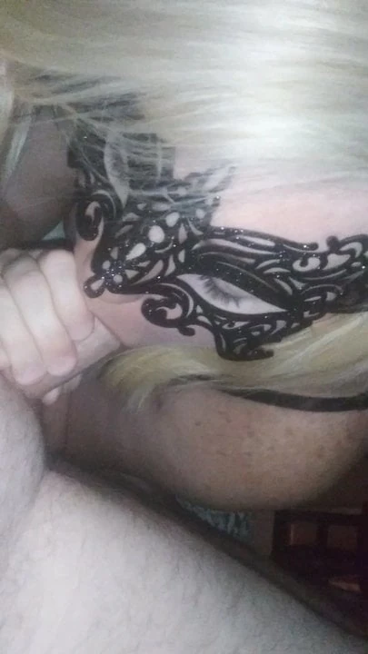 Milf sucking cock