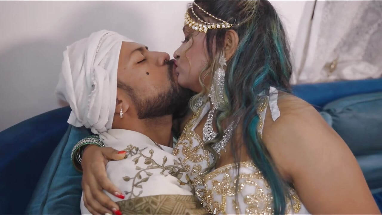 Dubai ke sekh ne bihari ladki ko nachaya phir chod diya