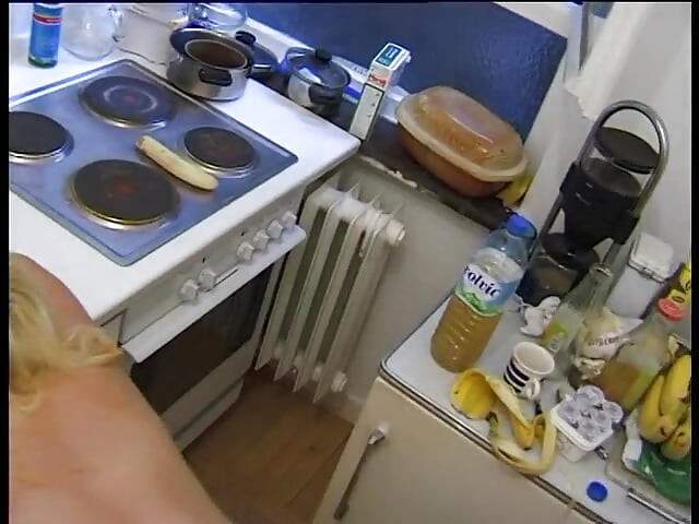 Pregnant blonde lady gets plowed in the kitchen