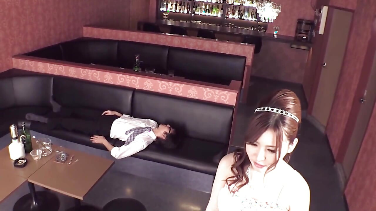 Pussies From Japan Scene-4_Sexy Γιαπωνέζα με μεγάλο κώλο γαμιέται σε εστιατόριο