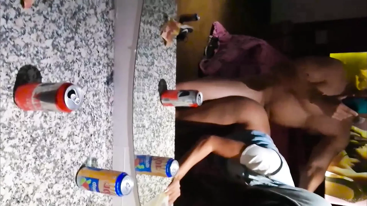 会议结束后，我和一个陌生人一起去了酒店