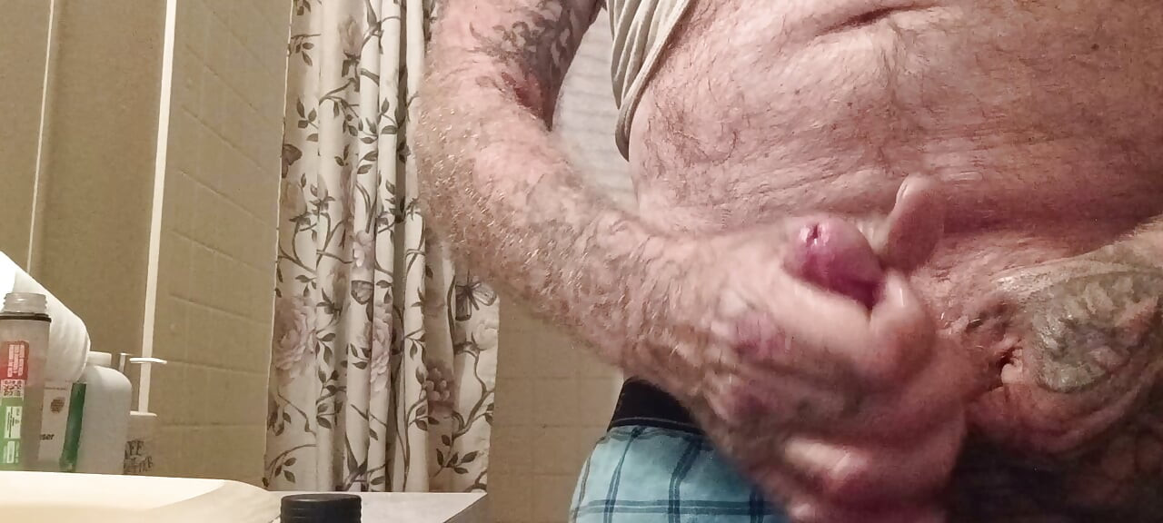Daddy needs a baby girl watching daddy stroking on video call DM daddy