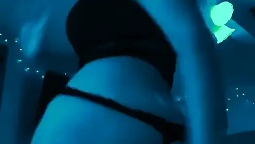 Gadis nakal ini suka bange di-anal habis-habisan sampai dia keenakan