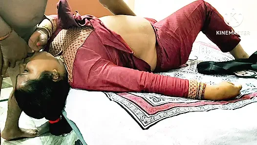 Kakak ipar india lagi asik masturbasi di gym - bahasa india