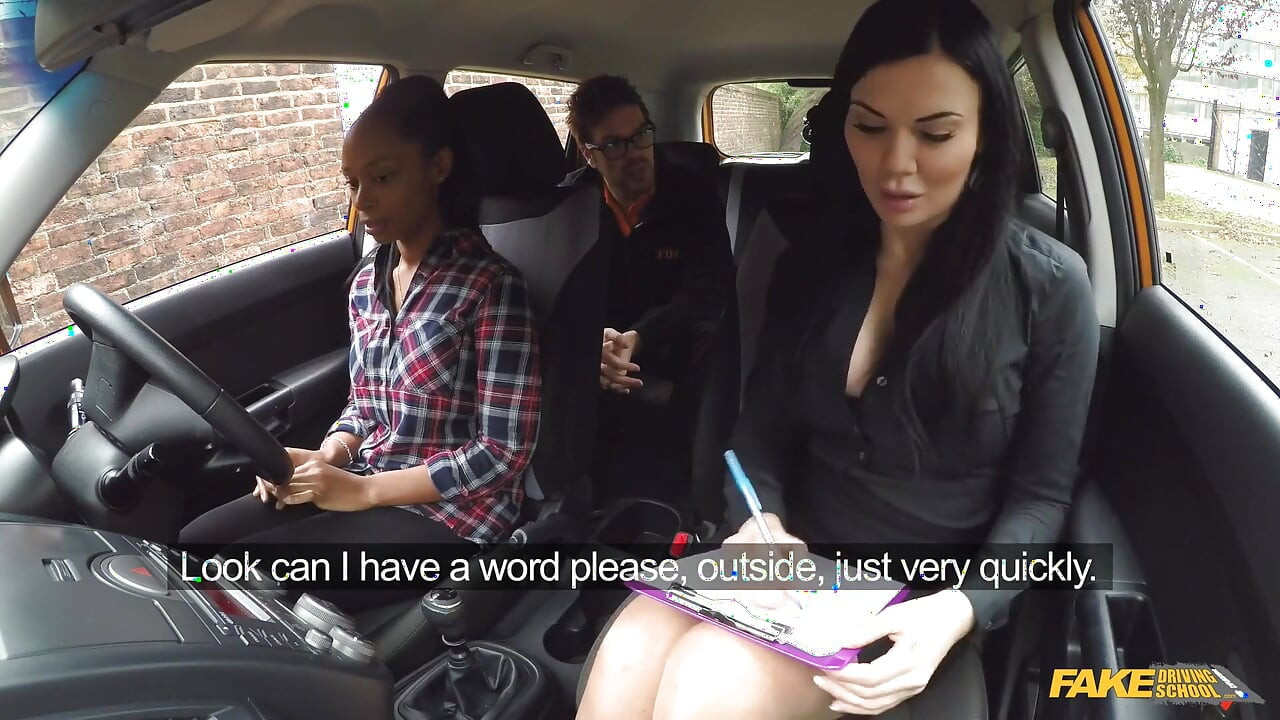 Fake Driving College - Fake Driving College Zkoušející obchoduje s make-up testem pro sexy holku lízání kundičky
