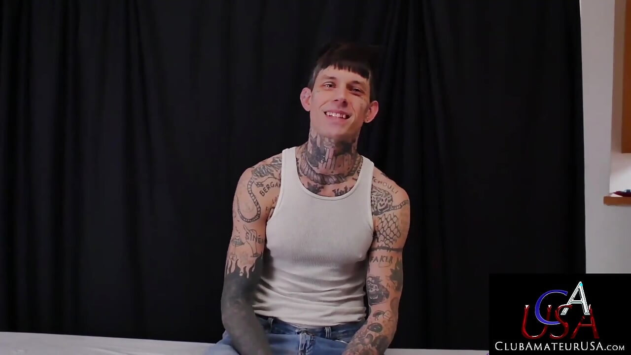Ο Ethan Ryder καταπίνει μεγάλο σεξουαλικό παιχνίδι