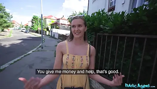 Public Agent - Stacy cruz zeigt, sie perfekte titten für geld und reitet großen schwanz