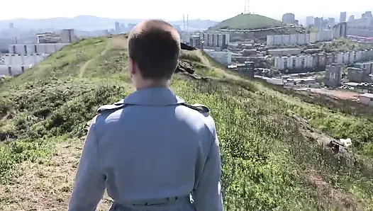 Vilu Vidish приносит Mi на вершину горы, но сосет мой хуй