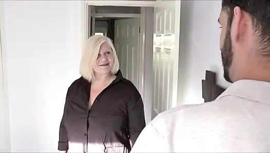 MILF with Big Tits Makes Boys Cum on Her Tits.