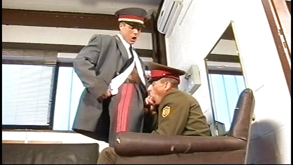 Young Hung Soldier Rails His Muscle Lover Anal and Shoots a