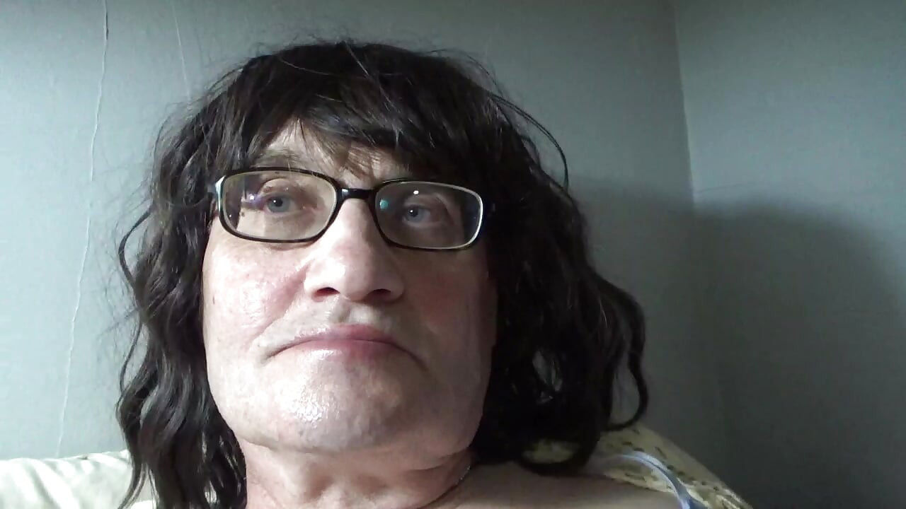 Νοικοκυρά Magda Lusin. 2026Jb