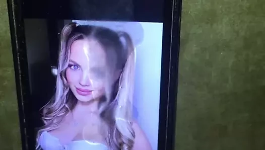 Katusha lobanova'nın seksi yüzüne boşal