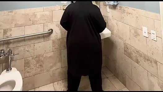 Poison Ivy'nin külotu ıslanıyor!