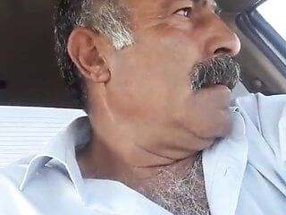 Tată turc cu mustață