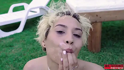 Ateşli Taylandlı kız parkta üç azgın adam tarafından sikiliyor.