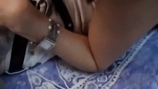 Genç kız iki yaşlı sapığı emiyor