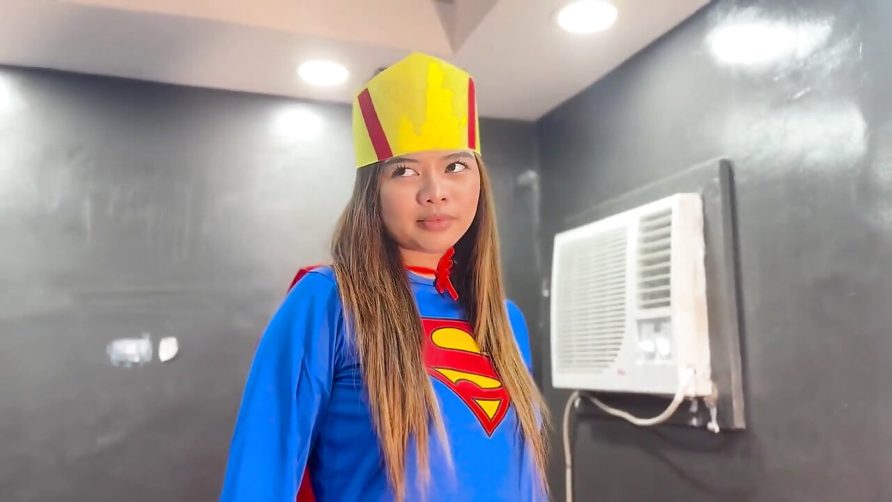 Supergirl bị áp đảo