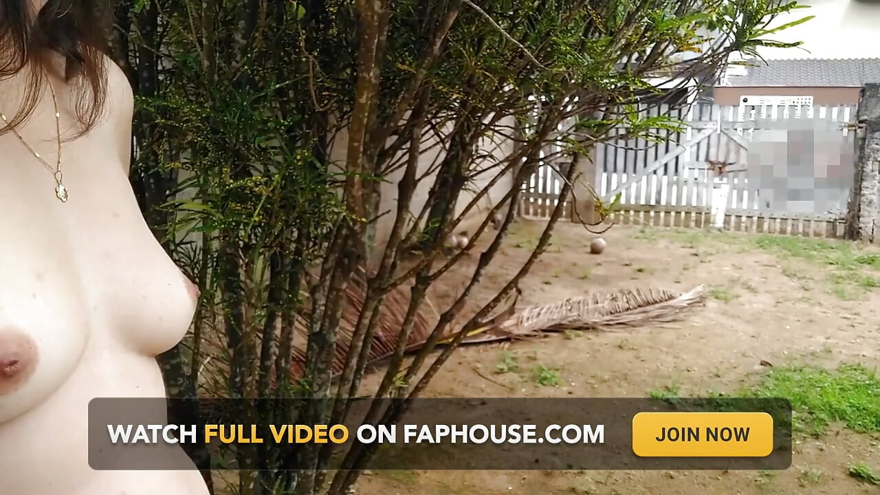 Esposa desnuda delante de un desconocido