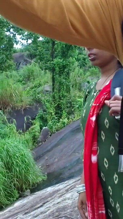 Momen yang kuat dari "gadis kampus datang untuk berkeliaran dengan pacarmu - menyuruh keluarga untuk pergi ke perguruan tinggi - hutan luar ruangan"