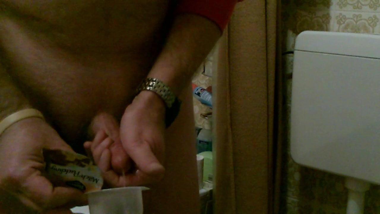 cumshot in badroom with analdildo