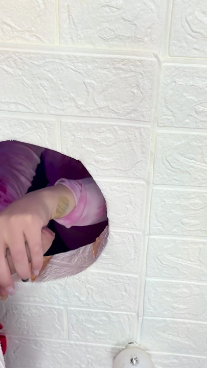 gloryhole cock to twist without stopping. AllMyLinks MisssVikki | Clip 1