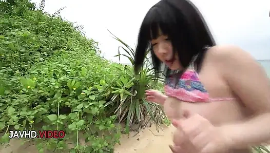 Airi Minami'nin açık havada sert macerası cızırtılı bir dölleme orgazmı ile bitiyor!