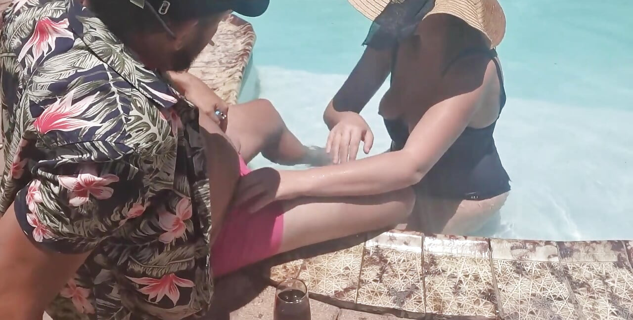 Random Guy Vacation Pool Blowjob