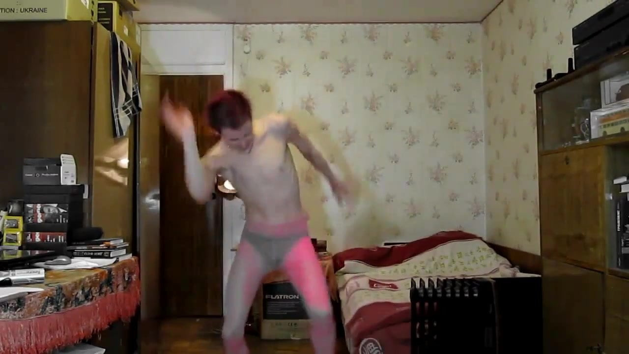 TWINK IS ALWAYS HUNGRY FOR RAW COCK
