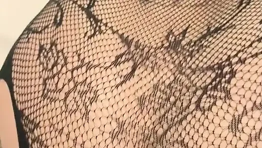 Big ass in lingerie makes him cum fast