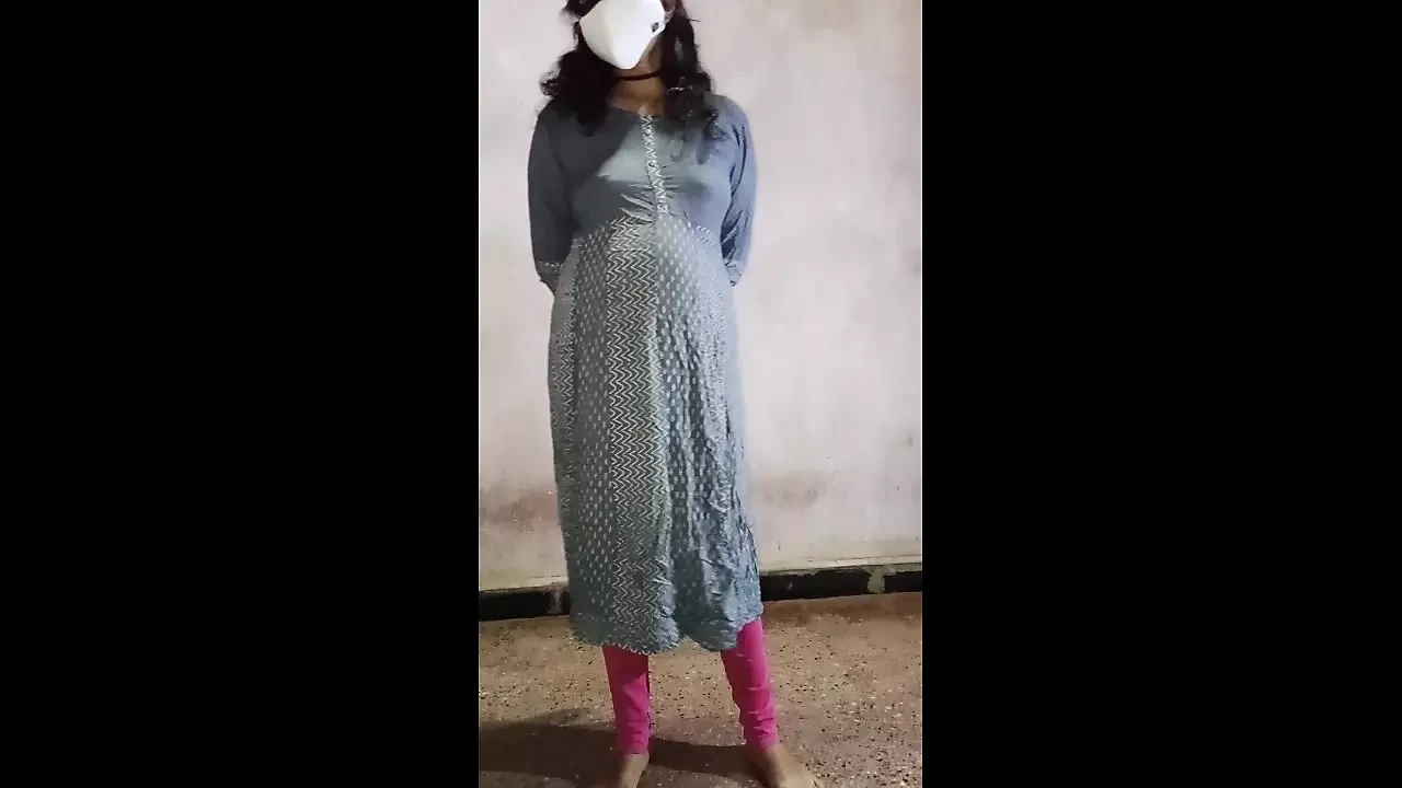 房主离开了女仆。