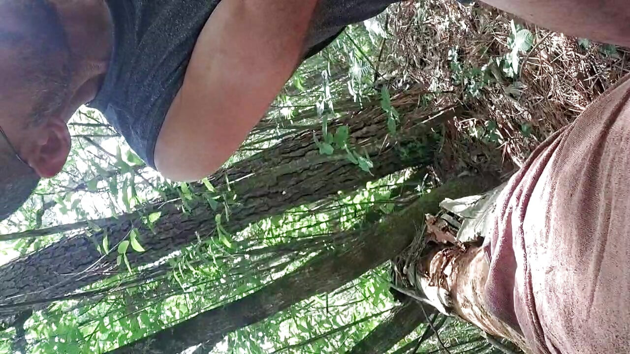 I'm playing for the first time with my fleshlight outdoors, remi06cam4