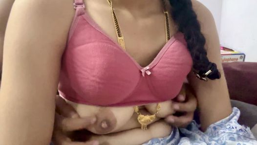 Recém-bhabhi seduzida Pressionando peitos leite amamentando hindi sexo